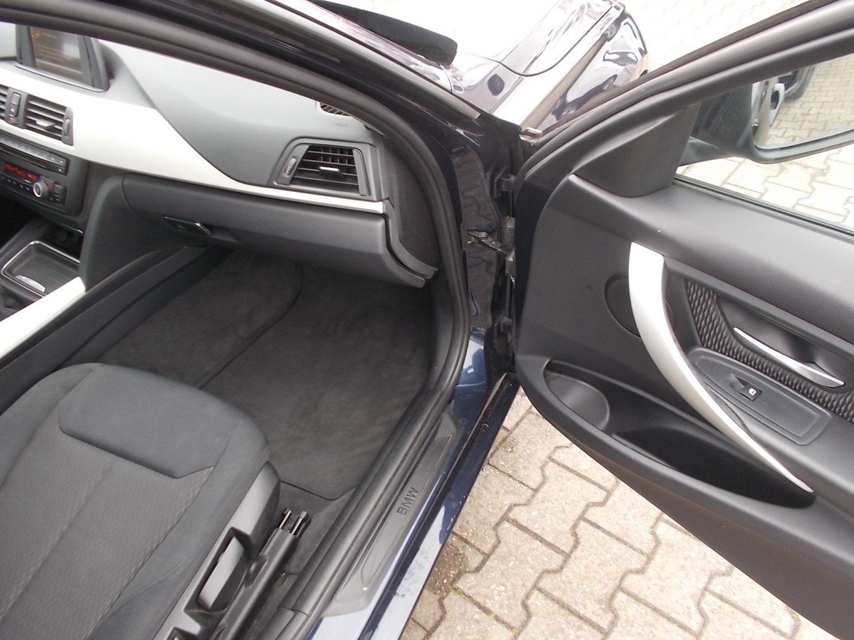 BMW 320i Comfort, AHK, PDC, 1.Hd.