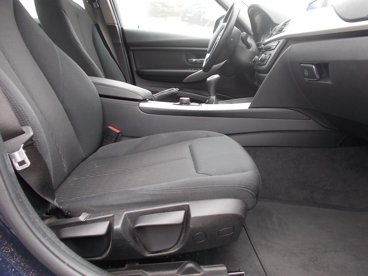 BMW 320i Comfort, AHK, PDC, 1.Hd.