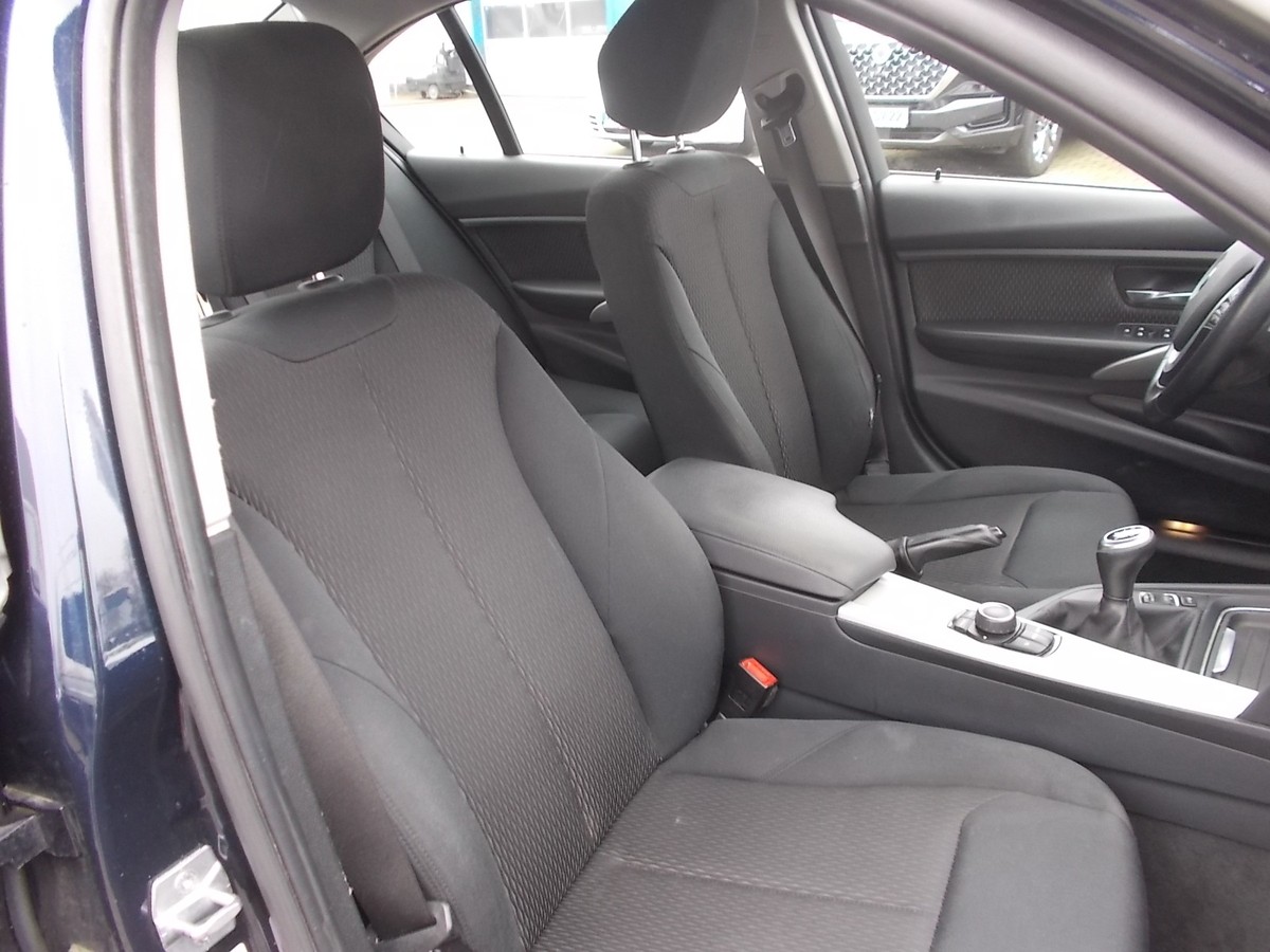 BMW 320i Comfort, AHK, PDC, 1.Hd.