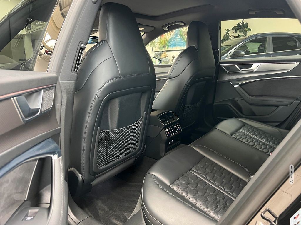 Audi RS7 Sportback*ESSENTIAL*ABG*KERAMIK*PANO*305Kmh*