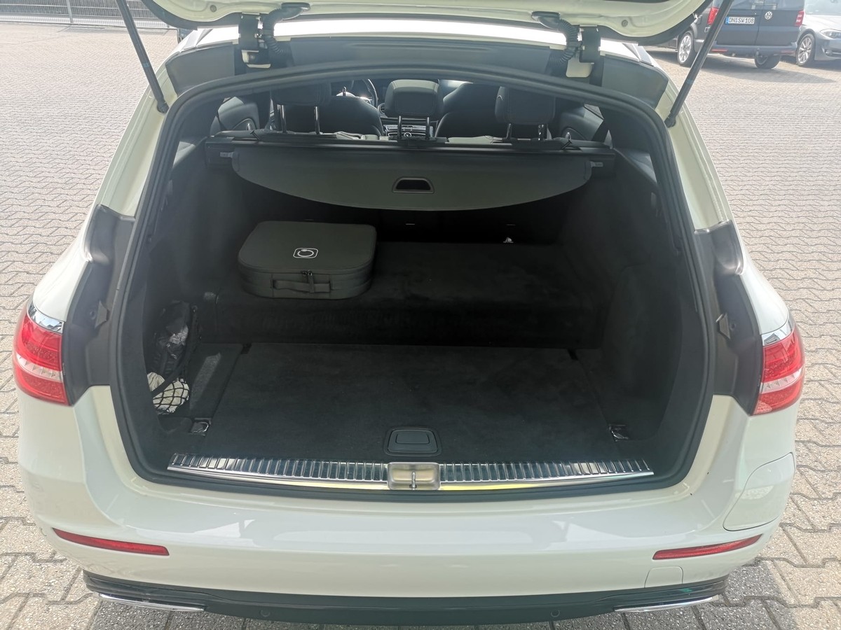 Mercedes-Benz E 300 T de Avantgarde Burmester LED Pano.360° Kamera