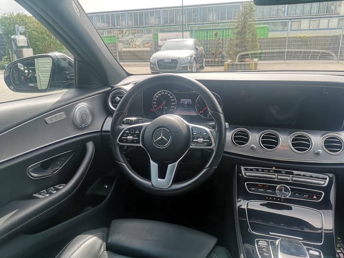 Mercedes-Benz E 300 T de Avantgarde Burmester LED Pano.360° Kamera