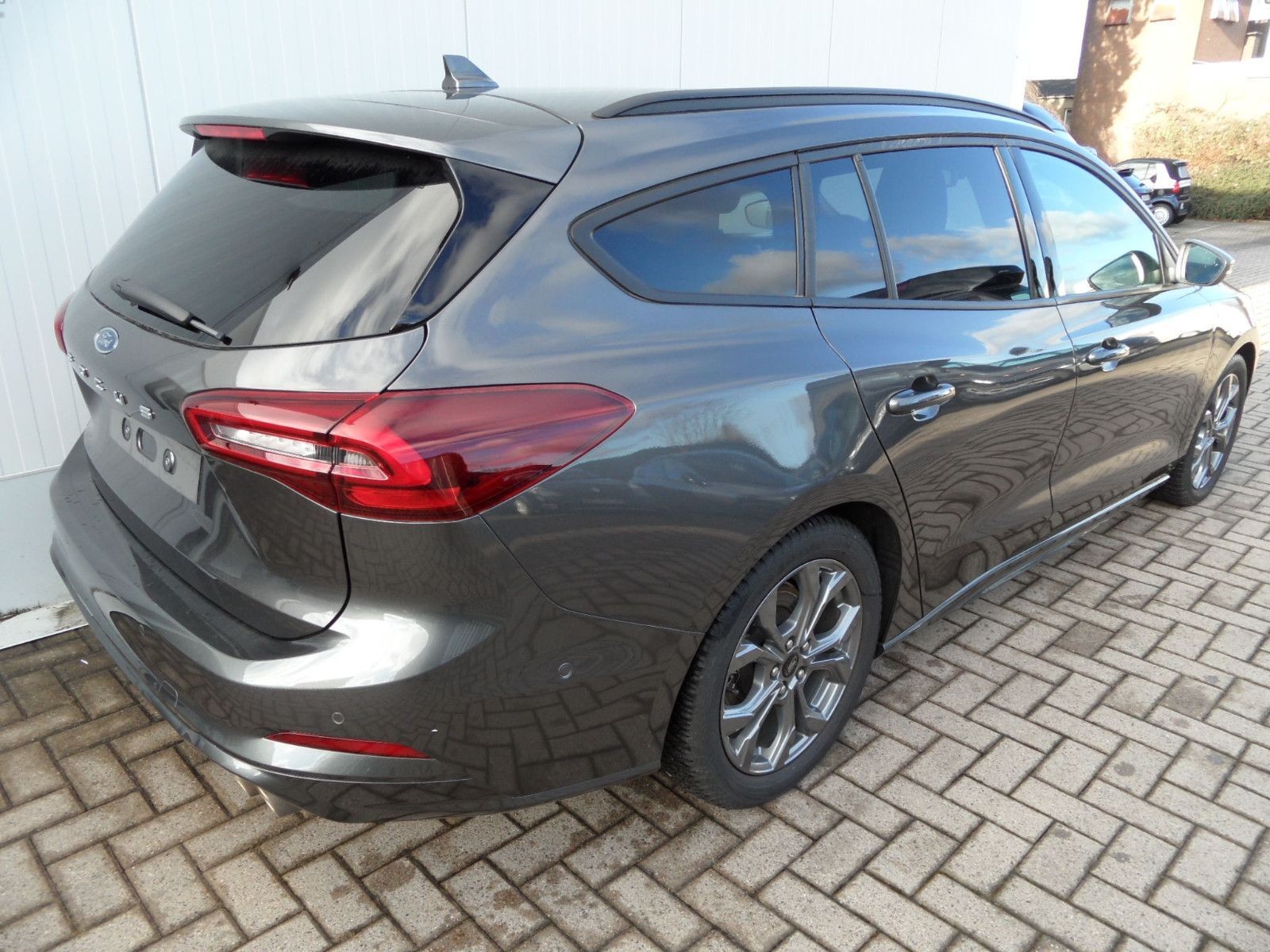 Ford Focus Turnier ST-Line X+Sitzhzg+Kamera+AHK+AT