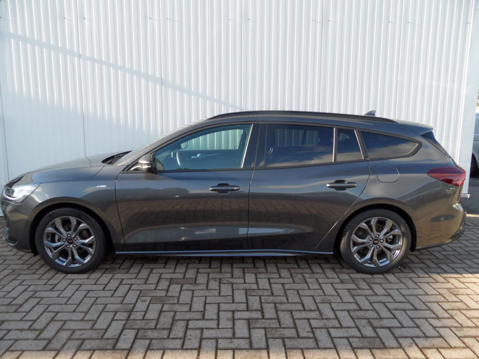 Ford Focus Turnier ST-Line X+Sitzhzg+Kamera+AHK+AT