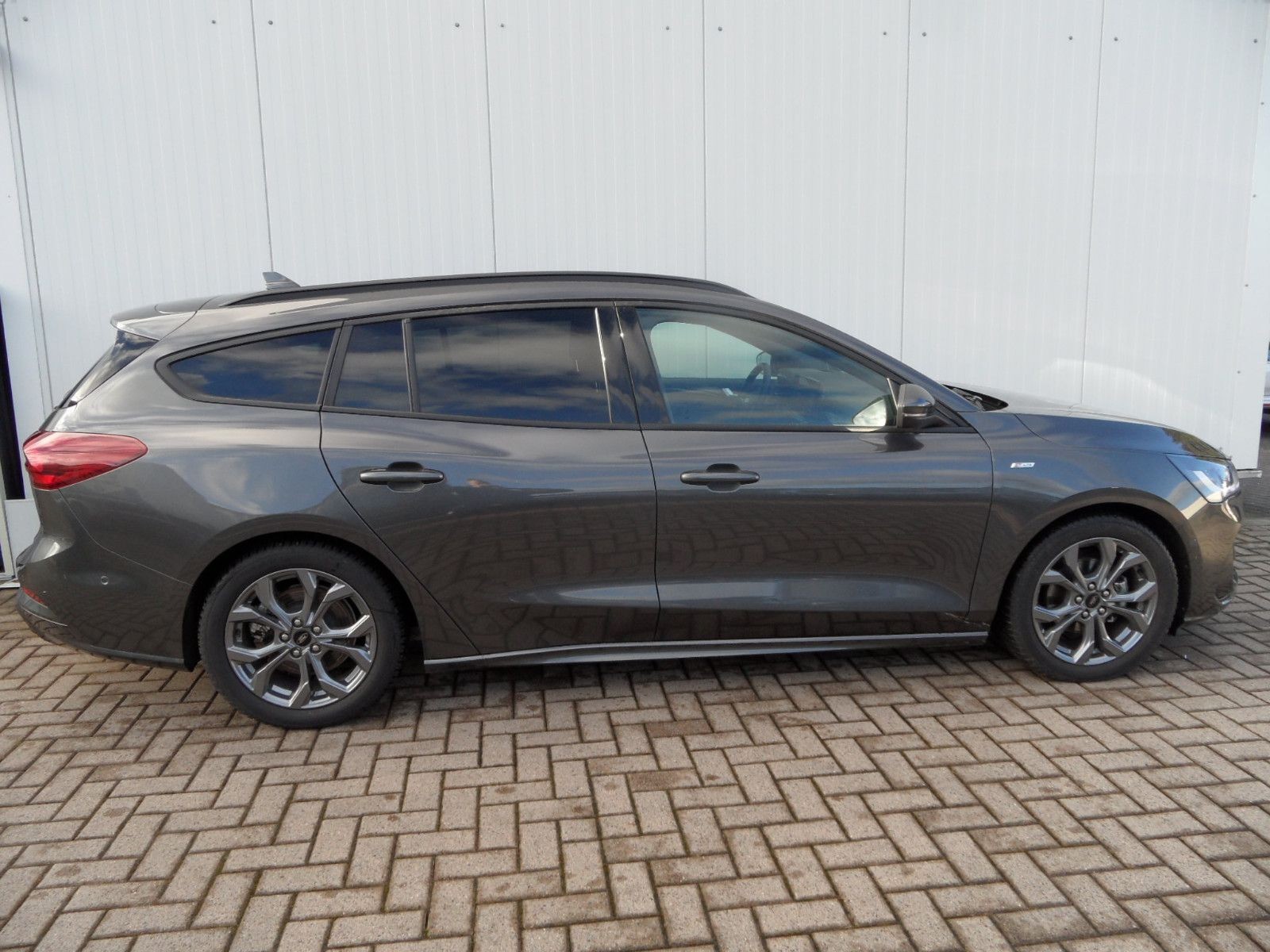 Ford Focus Turnier ST-Line X+Sitzhzg+Kamera+AHK+AT