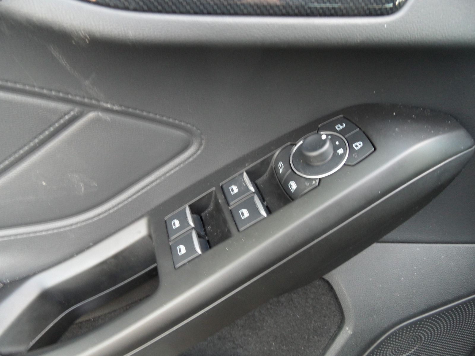 Ford Focus Turnier ST-Line X+Sitzhzg+Kamera+AHK+AT