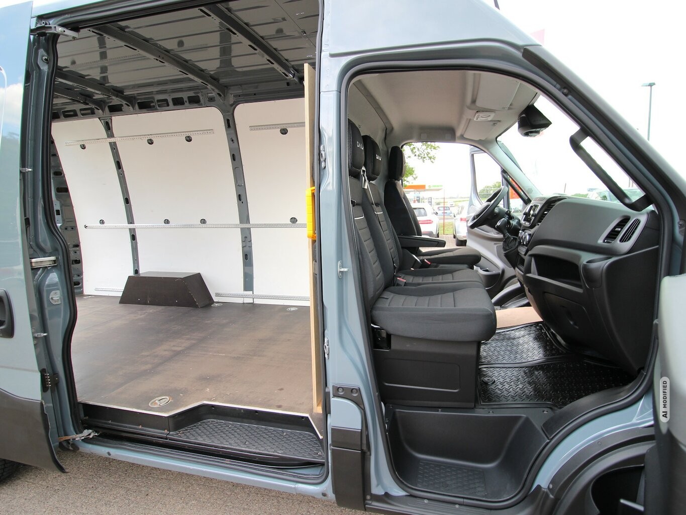 Iveco Daily 35 S 16 Hi-Matic 2.3 NAVI+LED+KAMERA+270°TÜREN+ACC...