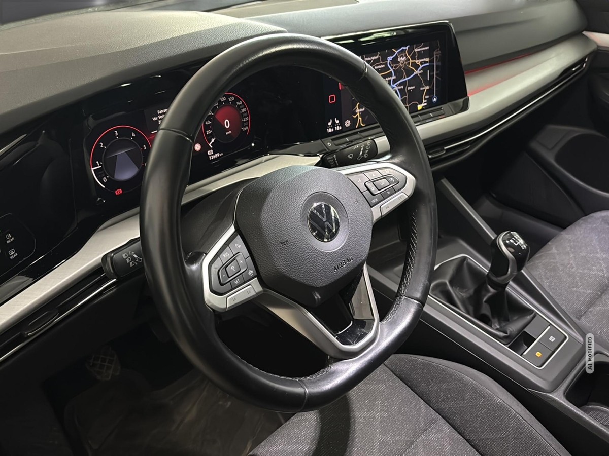 Volkswagen Golf VIII 2.0 TDI Life *LED*SHZ*LRH*NAVI*KLIMA