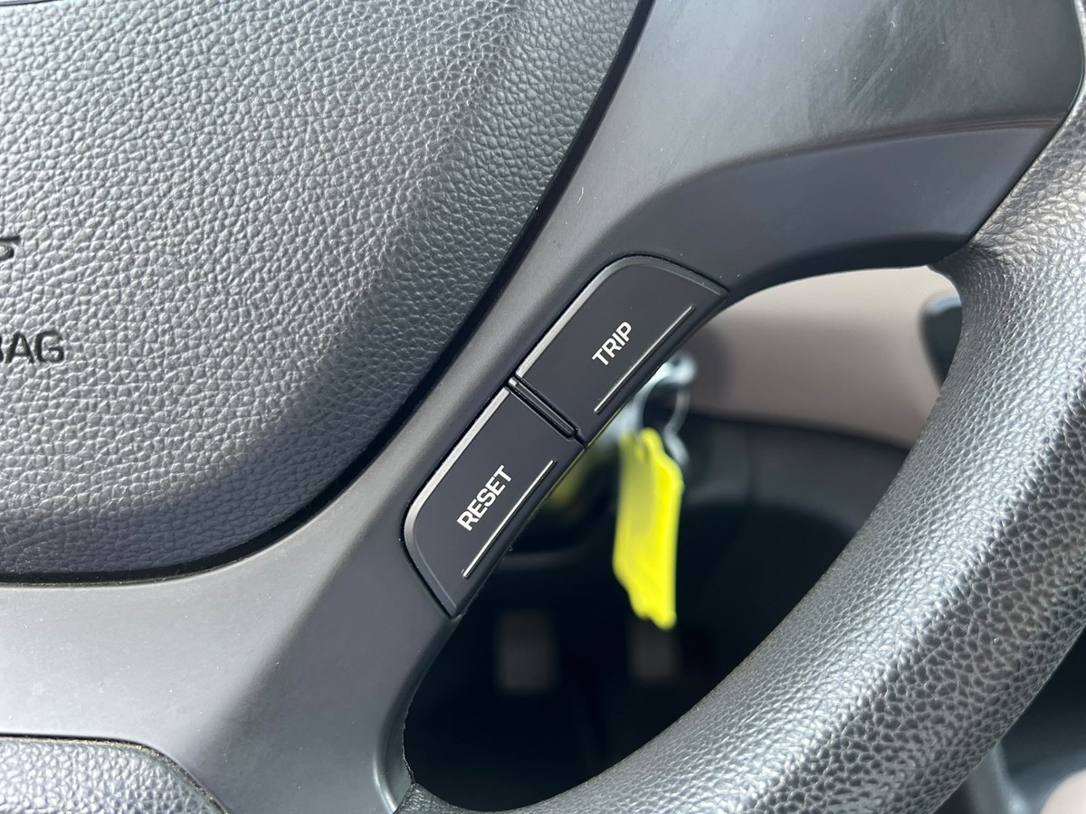 Hyundai i10 1.0 - Klimaanlage - AUX - USB 