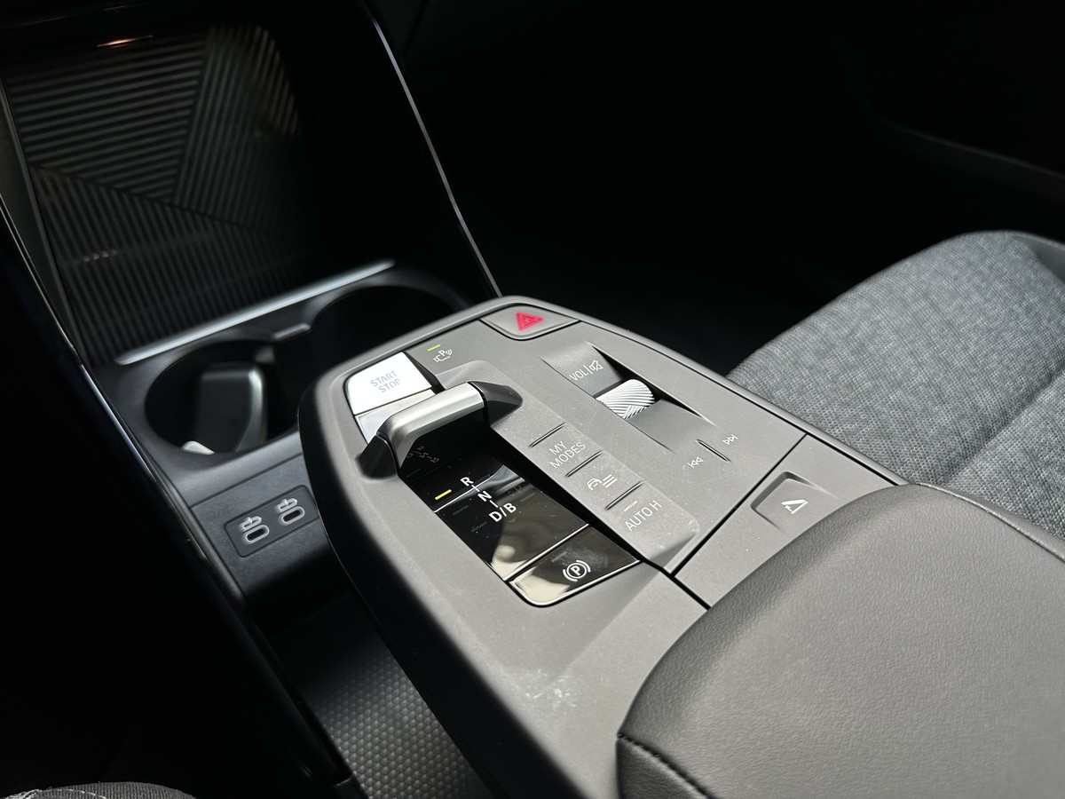 BMW iX1eDrive20 LED Sitzhz. Kamera PDC Navi. CarPlay 1.Hd