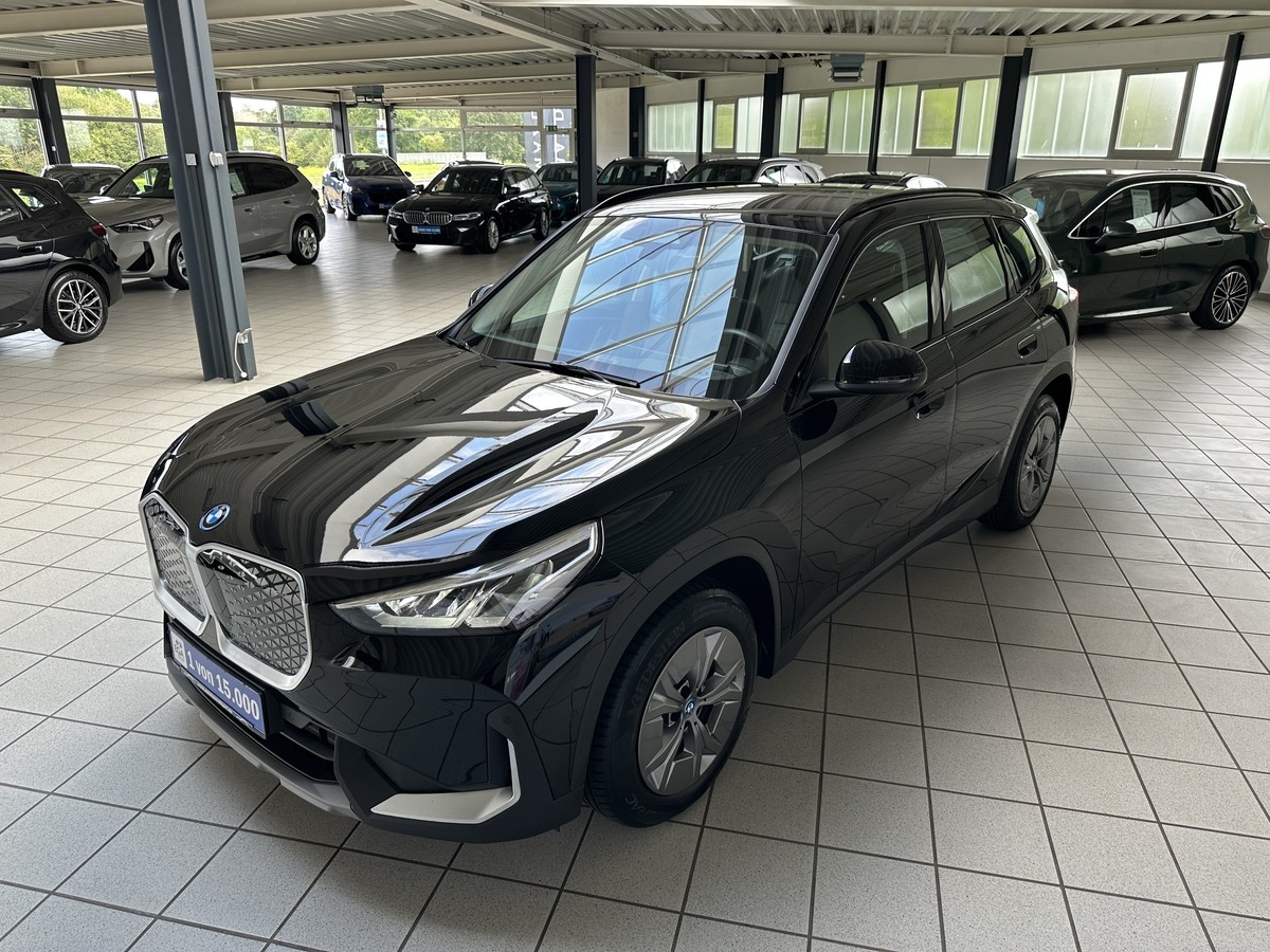 BMW iX1eDrive20 LED Sitzhz. Kamera PDC Navi. CarPlay 1.Hd