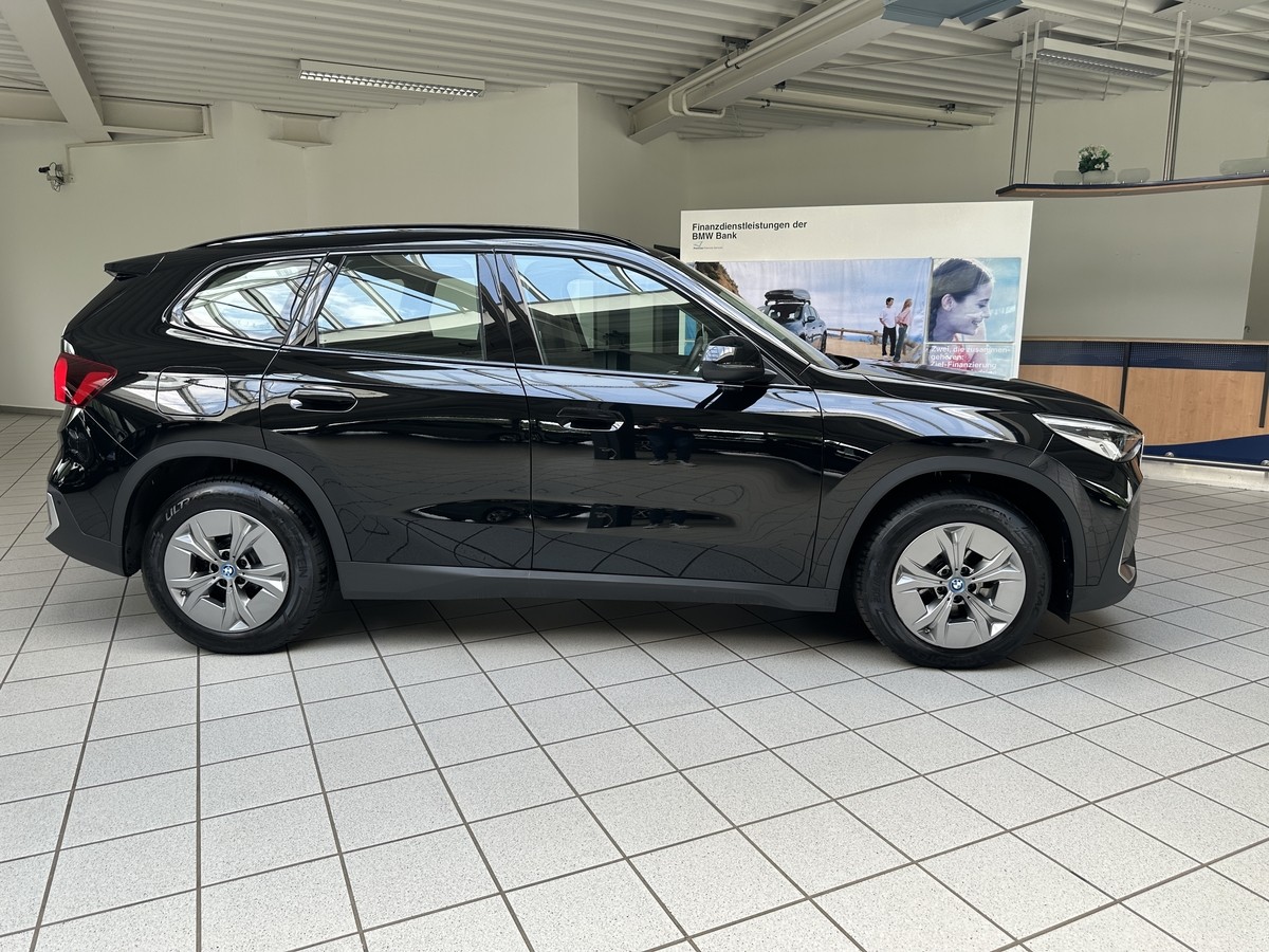 BMW iX1eDrive20 LED Sitzhz. Kamera PDC Navi. CarPlay 1.Hd