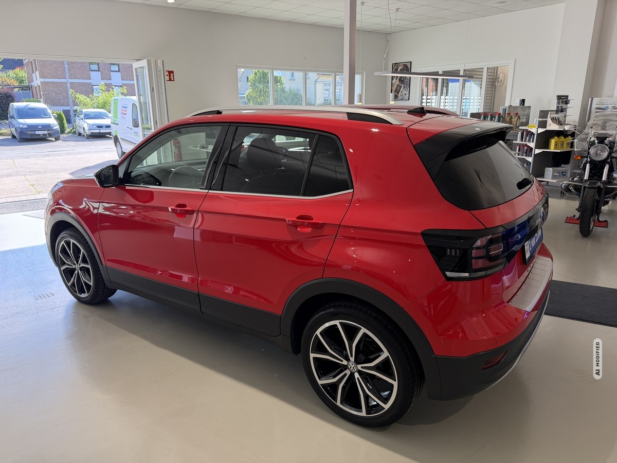 Volkswagen T-Cross 1.5 TSI Style DSG LED AHK Navi Kamera wie Neu! 