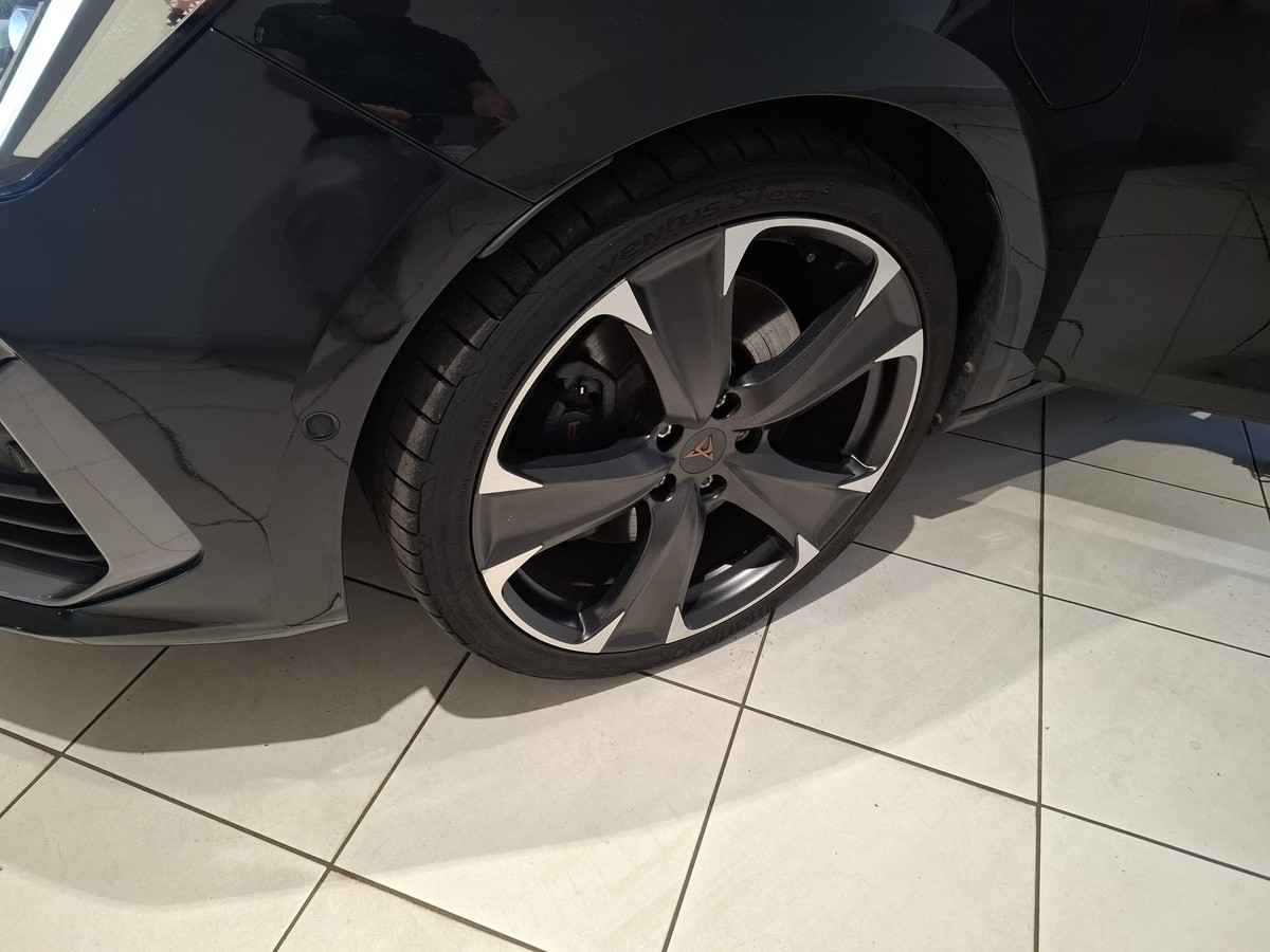 Cupra Leon 1.4 TSI e-Hybrid Kamera LED DCC