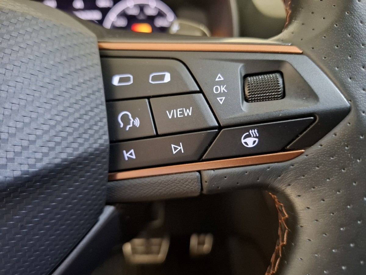 Cupra Leon 1.4 TSI e-Hybrid Kamera LED DCC