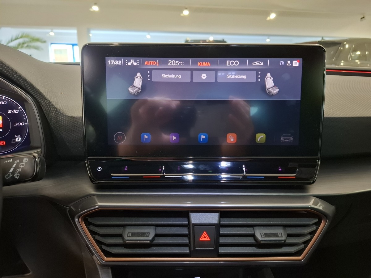 Cupra Leon 1.4 TSI e-Hybrid Kamera LED DCC