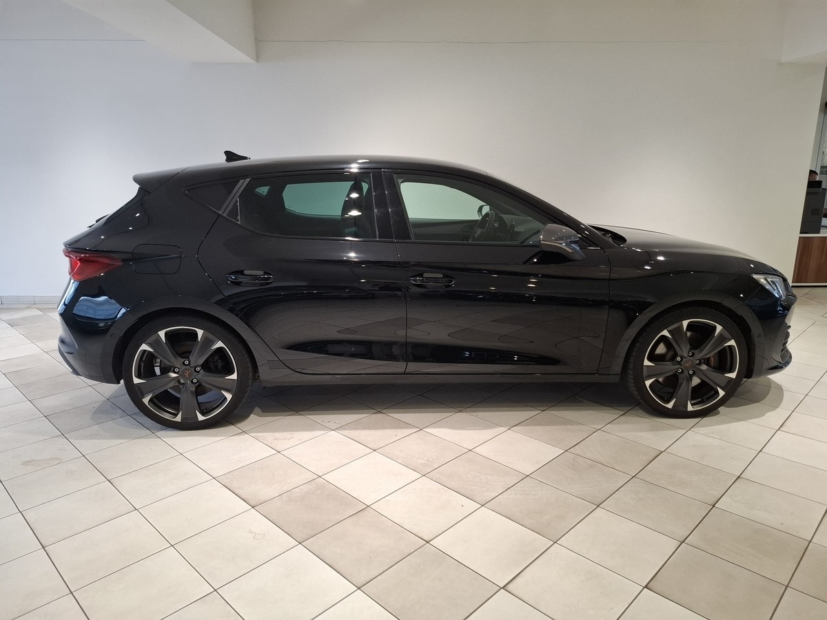 Cupra Leon 1.4 TSI e-Hybrid Kamera LED DCC