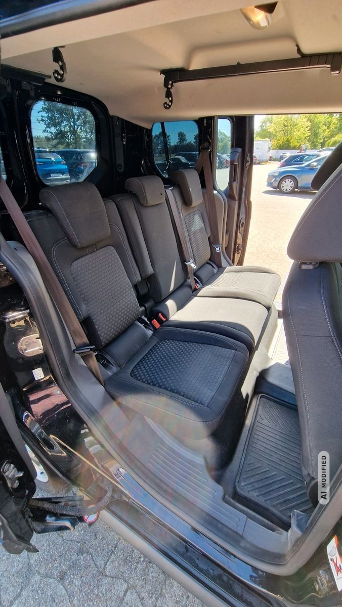 Ford Transit Connect Kombi Trend 1.HD AHK