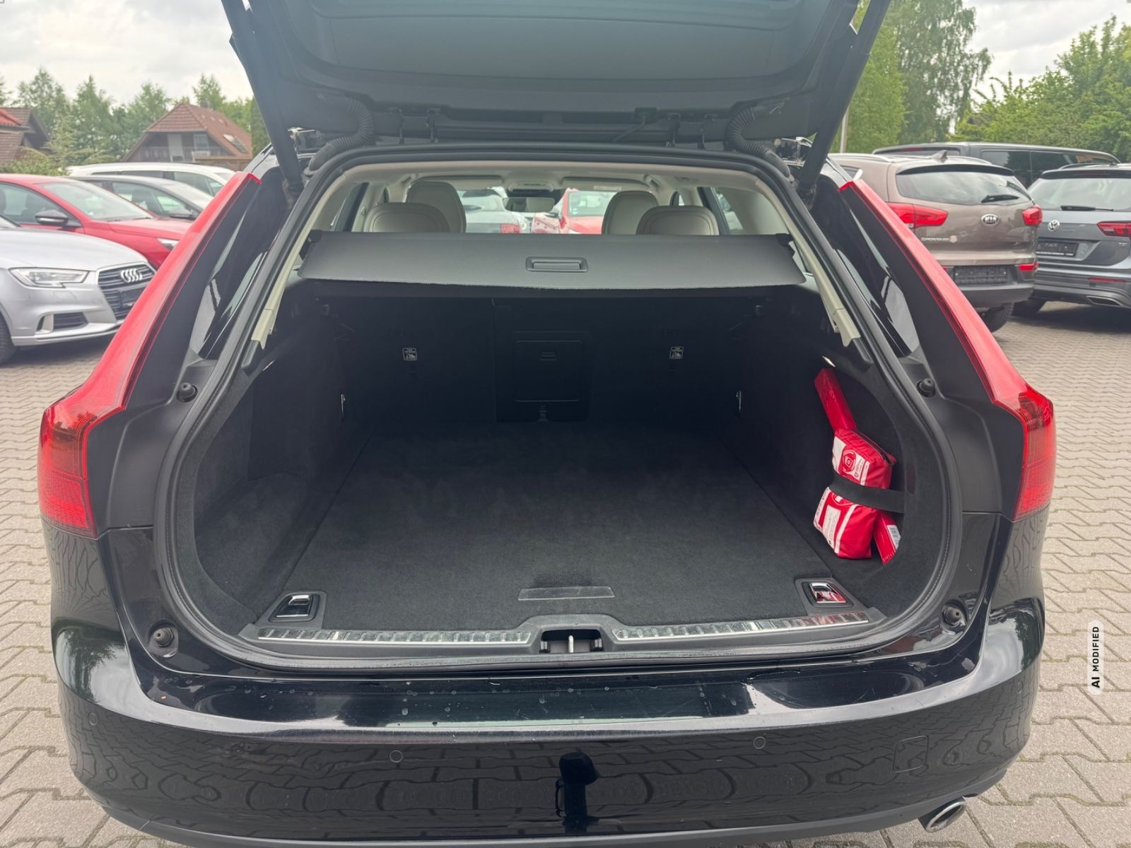Volvo V90 Kombi Momentum Leder PDC MFL Navi Lane Temp