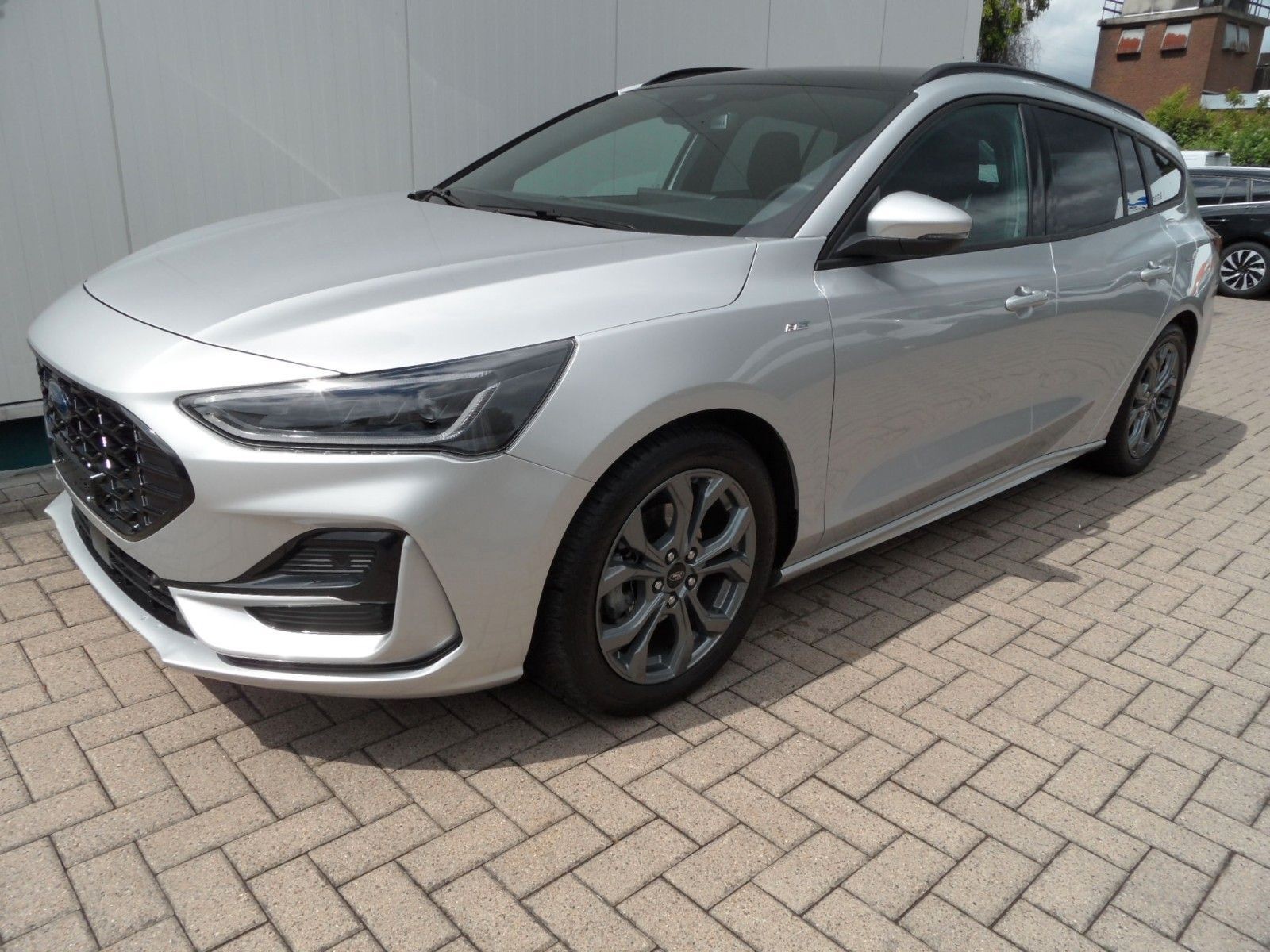 Ford Focus Turnier ST-Line X+Cam+Panoramadach+AHK+AT