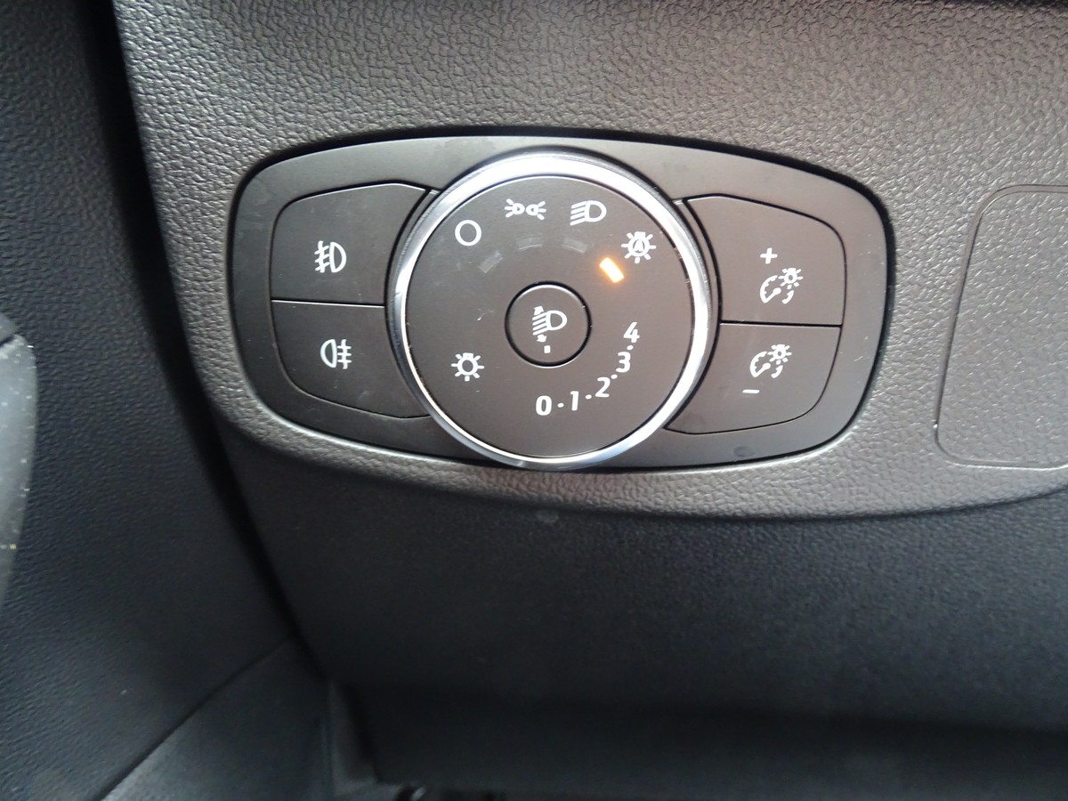 Ford Focus 1.5 EcoBlue Turnier Titanium Automatik