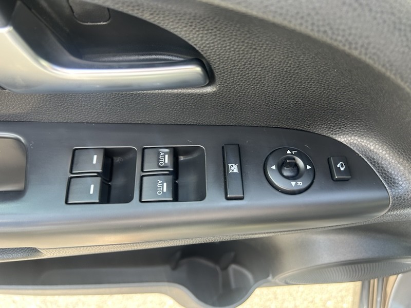 Kia Venga 1.6 CVVT DREAM TEAM AUTOM*KLIMA*SHZG*NAVI*ALU*R-CAM