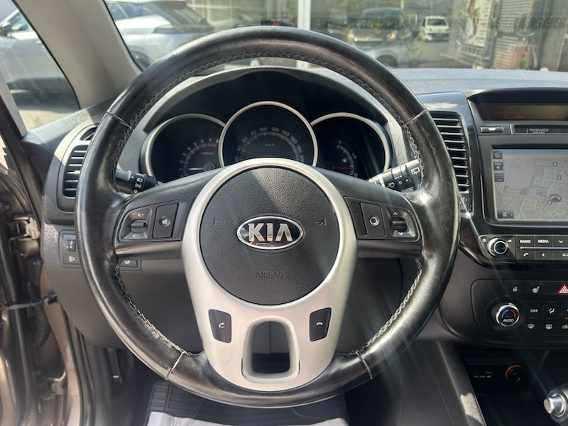 Kia Venga 1.6 CVVT DREAM TEAM AUTOM*KLIMA*SHZG*NAVI*ALU*R-CAM