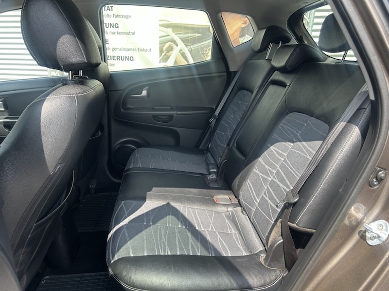 Kia Venga 1.6 CVVT DREAM TEAM AUTOM*KLIMA*SHZG*NAVI*ALU*R-CAM