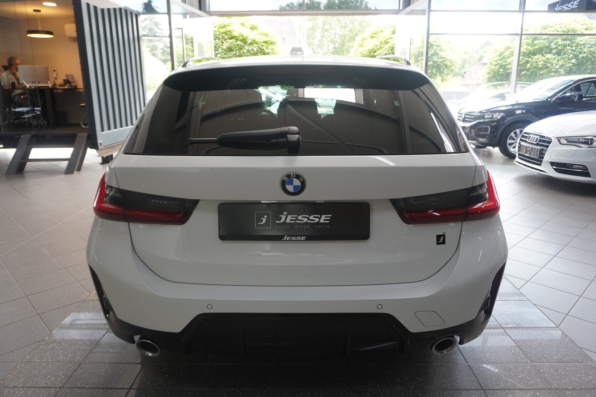 BMW 320i M Sport LED Live-Cockpit HUD 