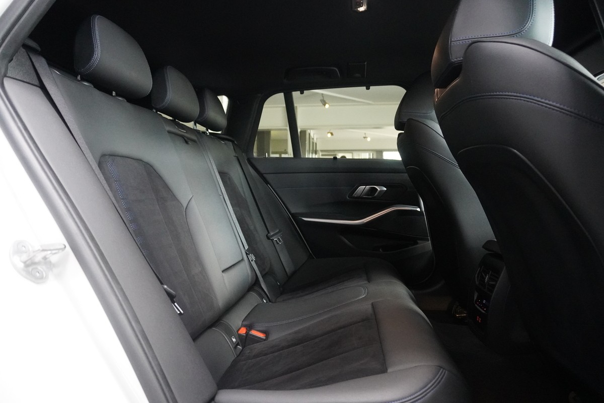 BMW 320i M Sport LED Live-Cockpit HUD 