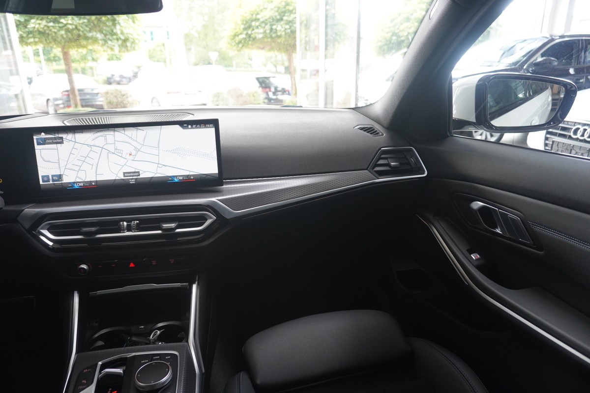 BMW 320i M Sport LED Live-Cockpit HUD 