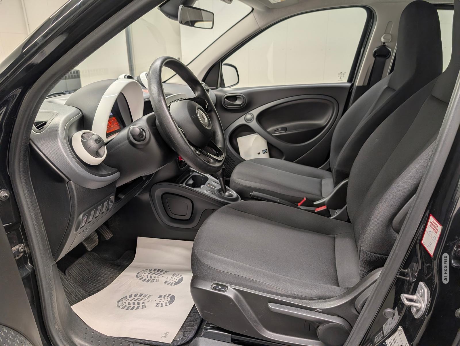 Smart ForFour Klimaaut./SHZ/Tempom./LED-TFL/15-LM