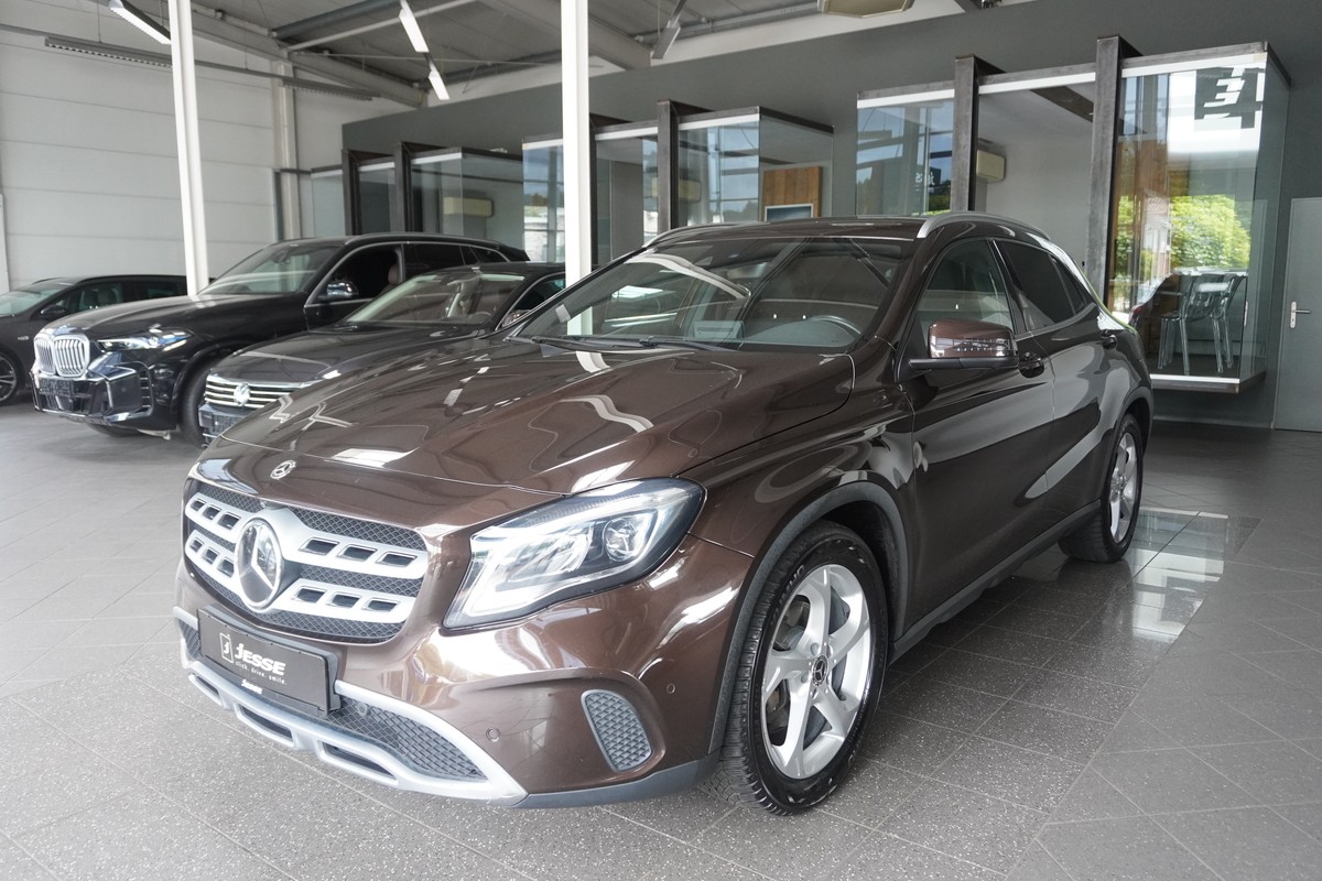 Mercedes-Benz GLA 220 d Urban LED Distr. 360 Navi AHK