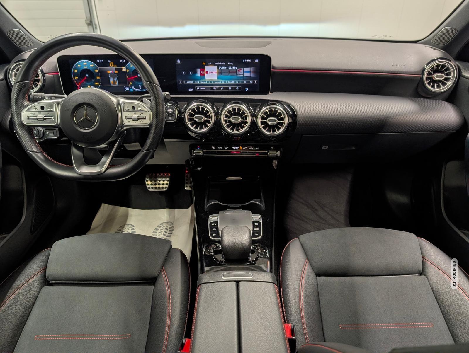 Mercedes-Benz AMG-Line LED/Navi/Pano/SHZ/PDC/GRA/19-LM