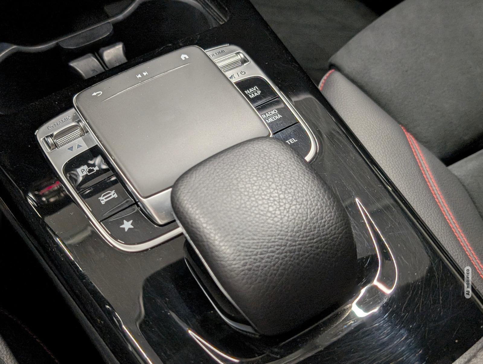 Mercedes-Benz AMG-Line LED/Navi/Pano/SHZ/PDC/GRA/19-LM