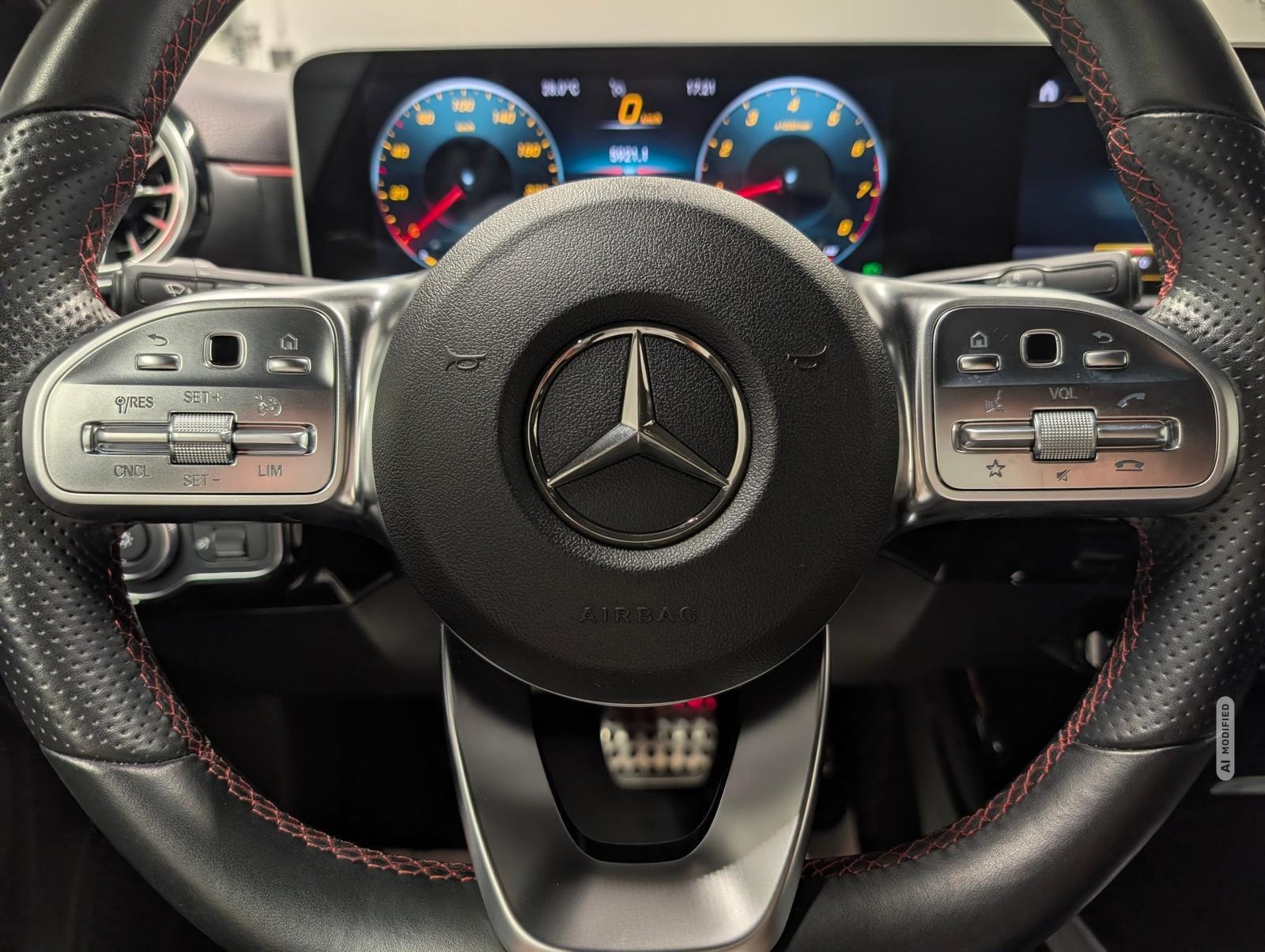 Mercedes-Benz AMG-Line LED/Navi/Pano/SHZ/PDC/GRA/19-LM