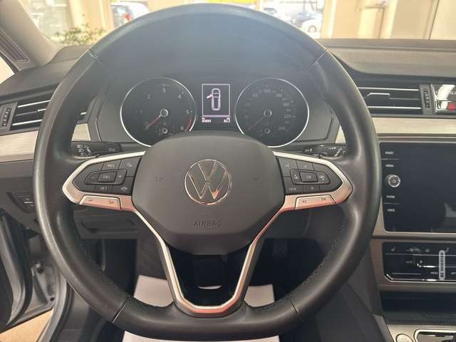 Volkswagen Passat Variant 2.0 TDI DSG*NAVI*KAM*APP*LED*MWST