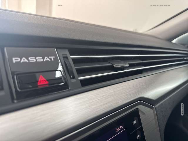 Volkswagen Passat Variant 2.0 TDI DSG*NAVI*KAM*APP*LED*MWST