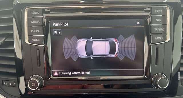Volkswagen Beetle Lim. Cup 1.4 TSI 140 PS NAV*XEN*BT*FENDR*