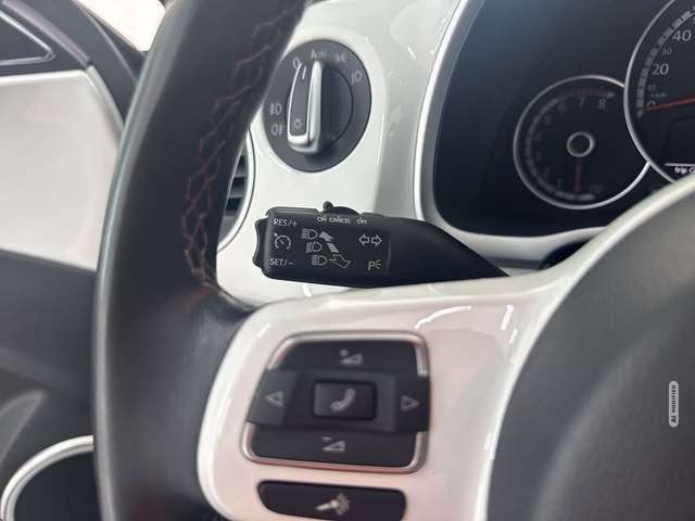 Volkswagen Beetle Lim. Cup 1.4 TSI 140 PS NAV*XEN*BT*FENDR*