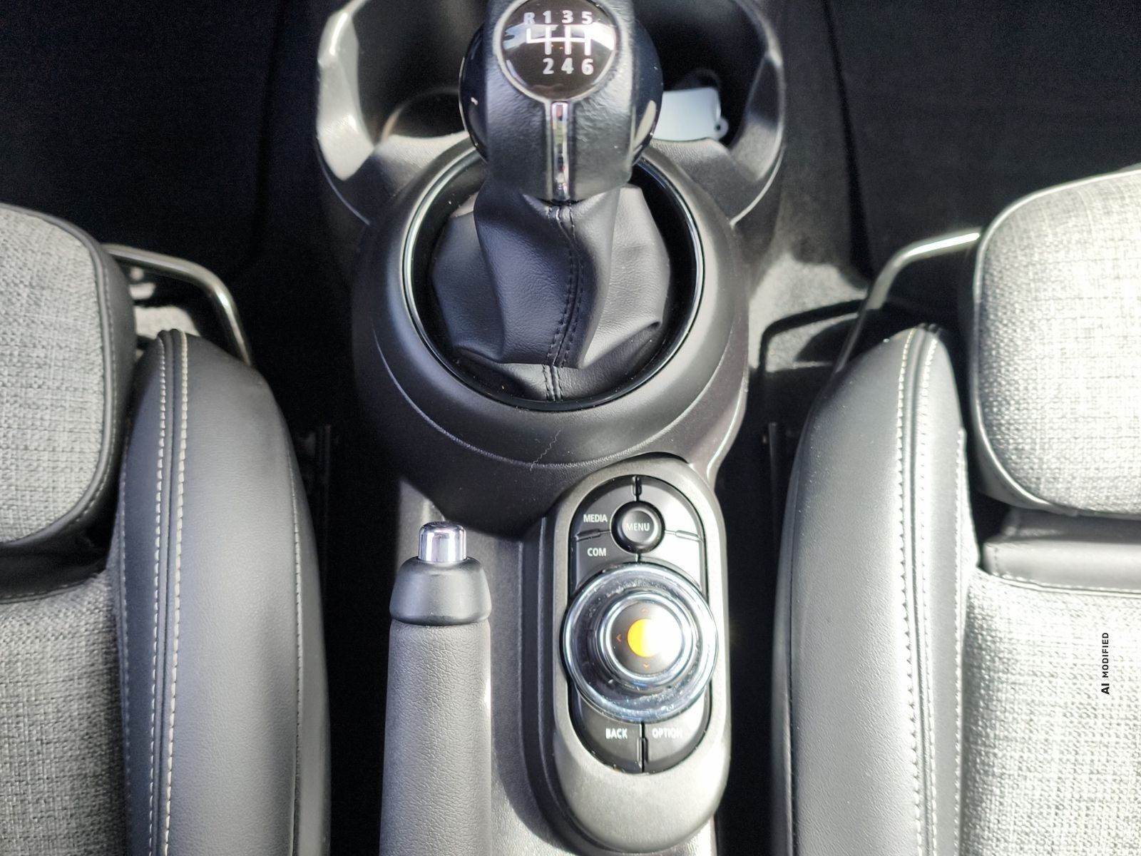 MINI ONE /LED/SHZ/Ambiente/17