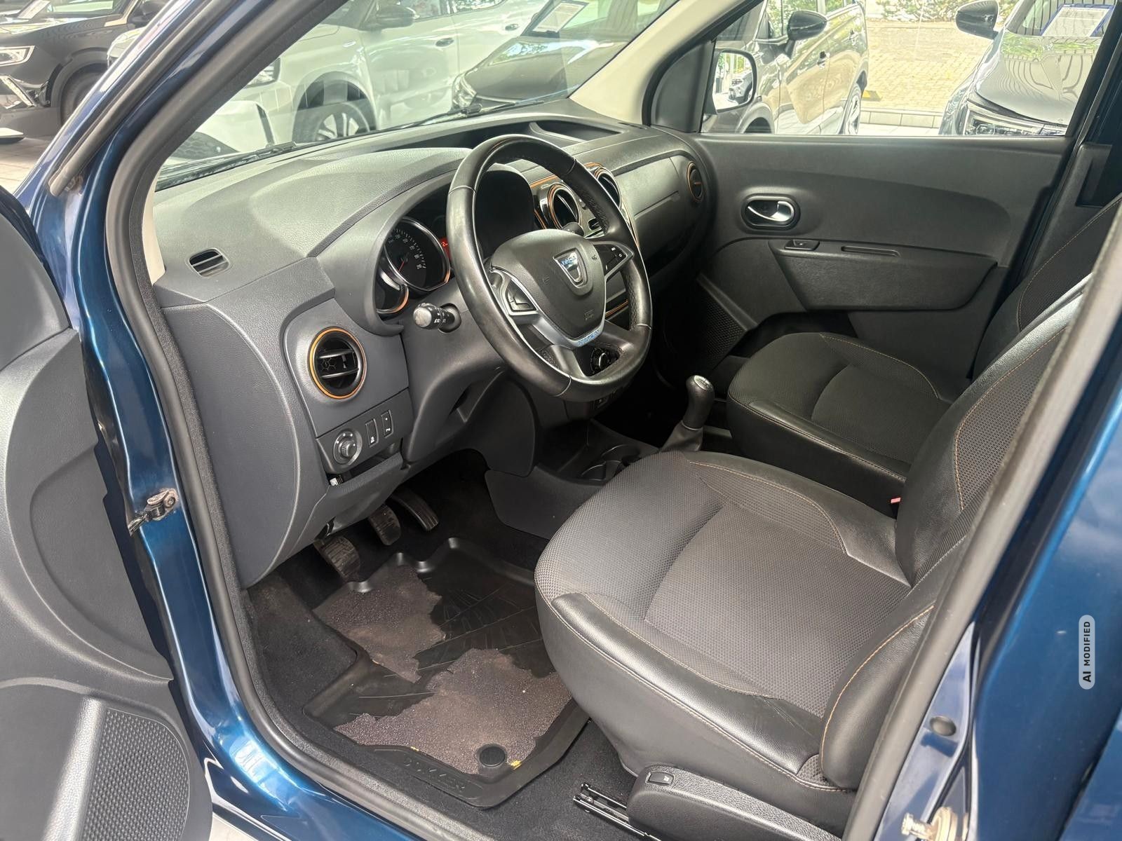 Dacia Dokker Stepway Celebration *SHZ PDC NAVI u.v.m*
