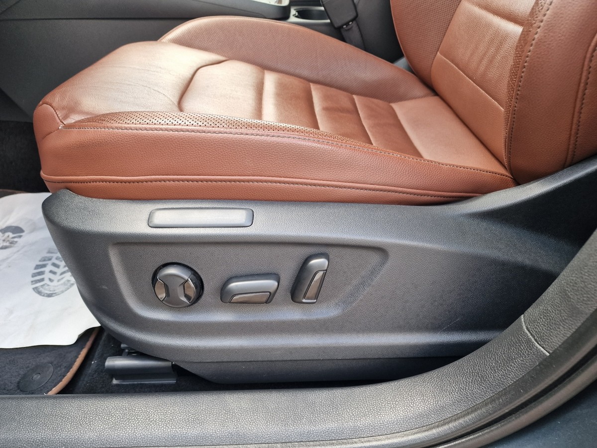 Seat Ateca 2.0 TSI Xcellence*4Drive*AHK*Standheiz.*19 Zoll