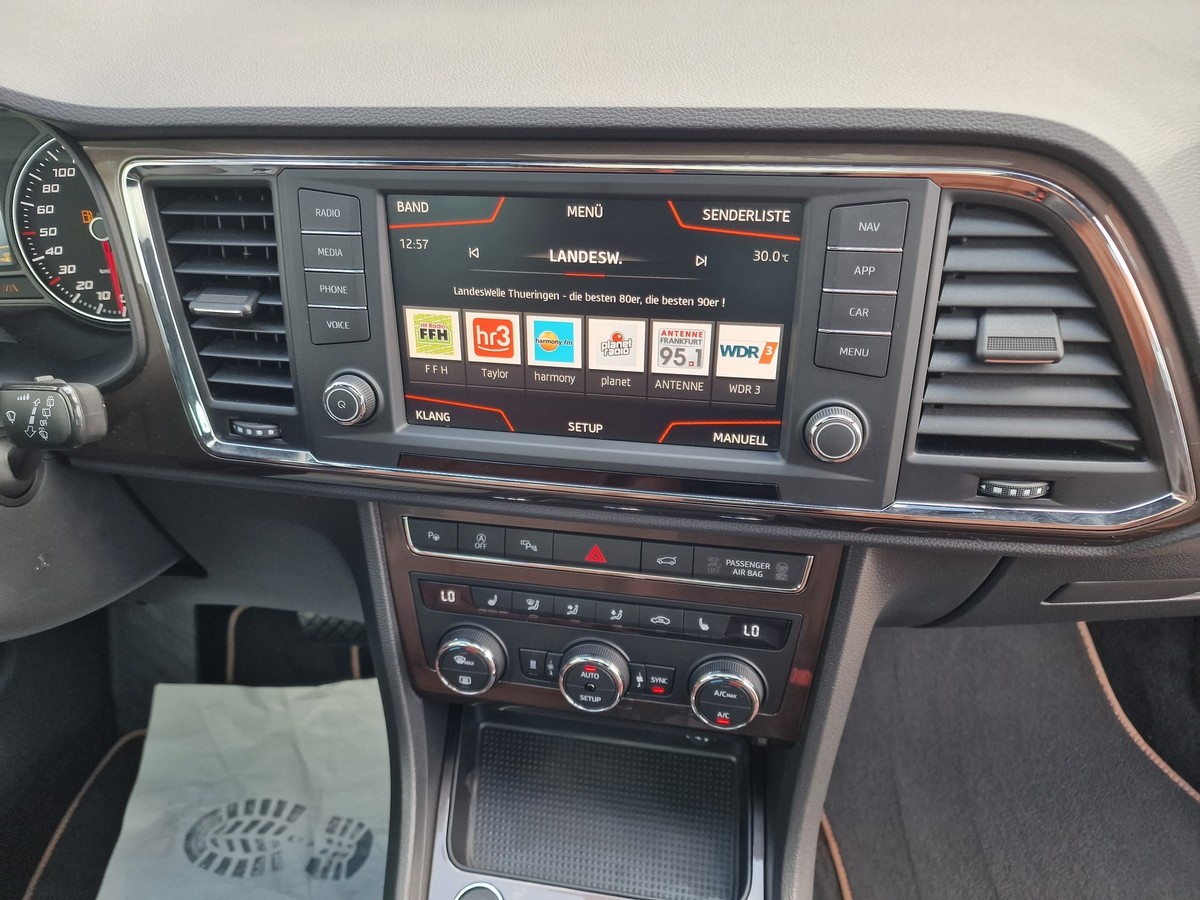 Seat Ateca 2.0 TSI Xcellence*4Drive*AHK*Standheiz.*19 Zoll