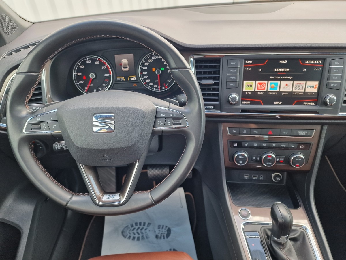 Seat Ateca 2.0 TSI Xcellence*4Drive*AHK*Standheiz.*19 Zoll