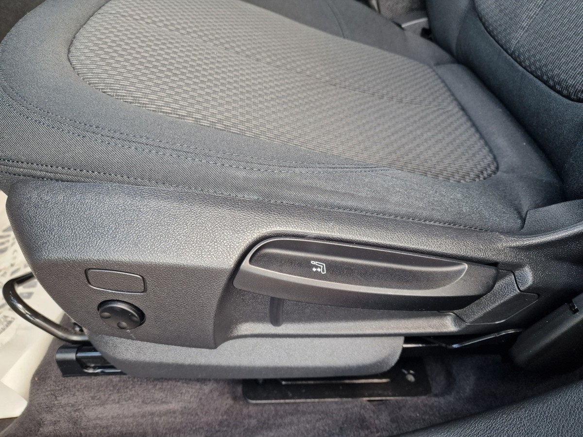 BMW X1  Navi*AHK abnehmbar*Tempomat*Komfortzugang
