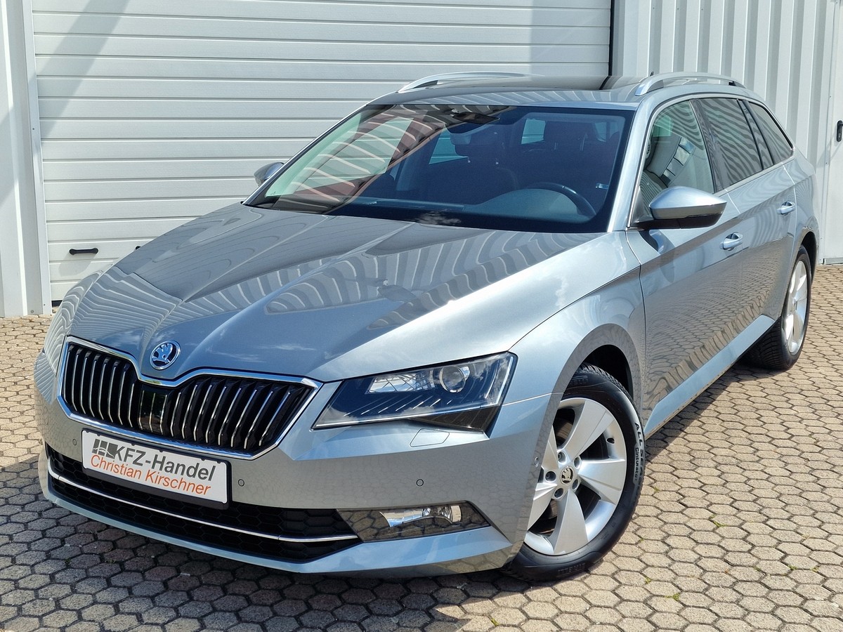 Skoda Superb TSI Style*Navi*AHK*ACC*Apple Car*Glasdach