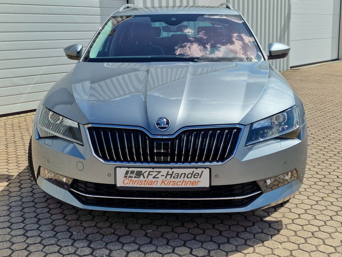 Skoda Superb TSI Style*Navi*AHK*ACC*Apple Car*Glasdach
