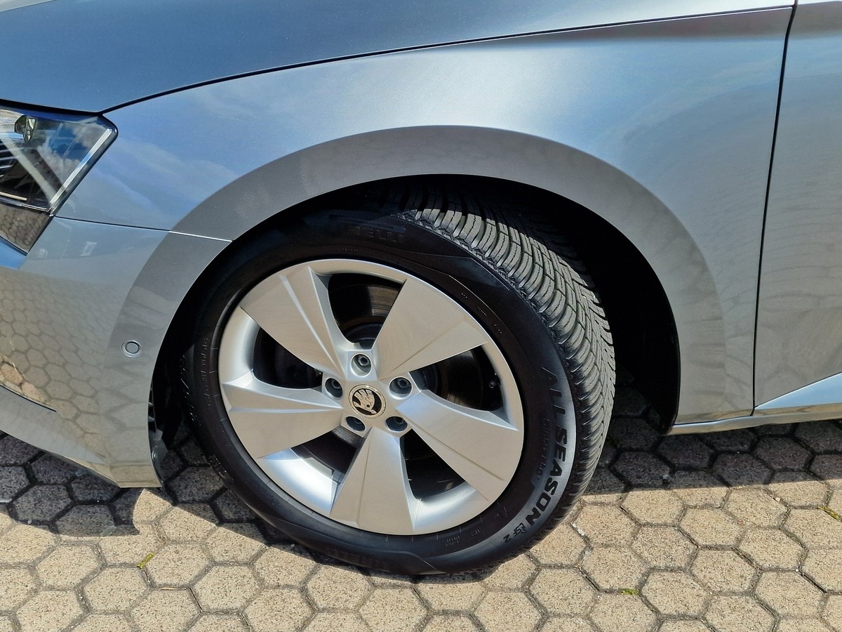 Skoda Superb TSI Style*Navi*AHK*ACC*Apple Car*Glasdach