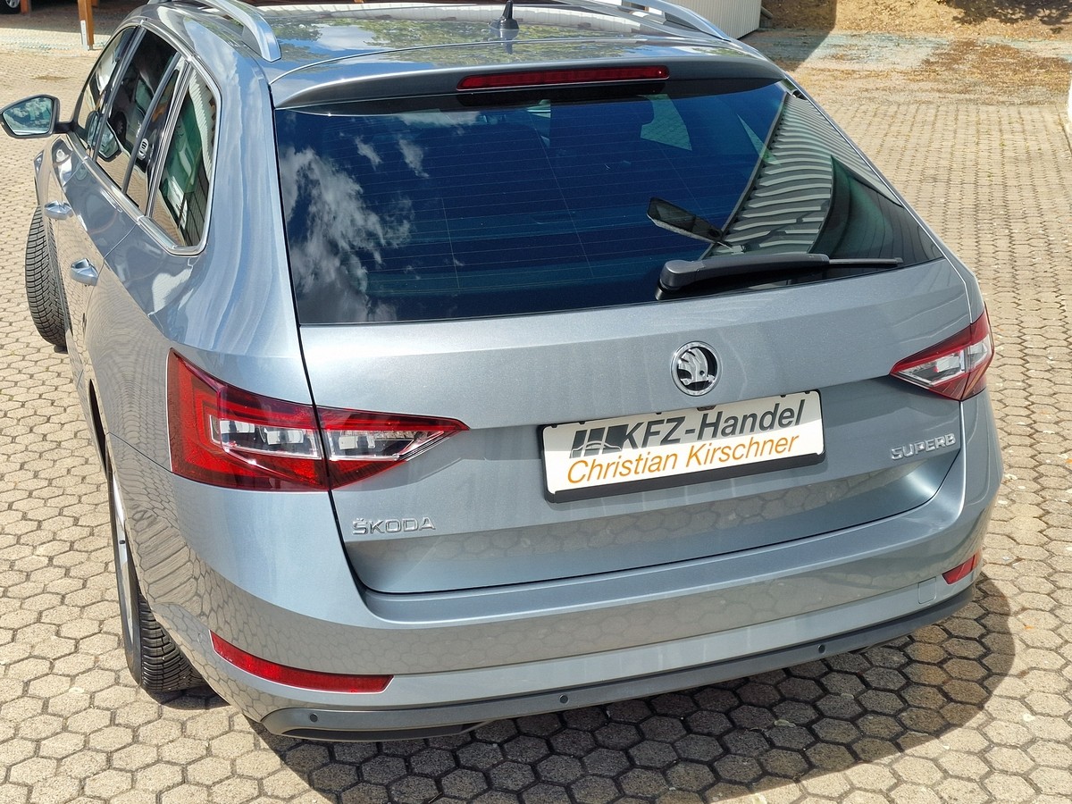 Skoda Superb TSI Style*Navi*AHK*ACC*Apple Car*Glasdach